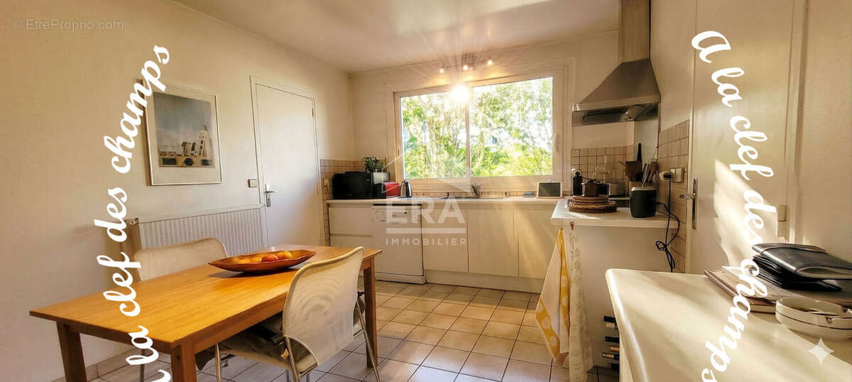 Maison à BURES-SUR-YVETTE