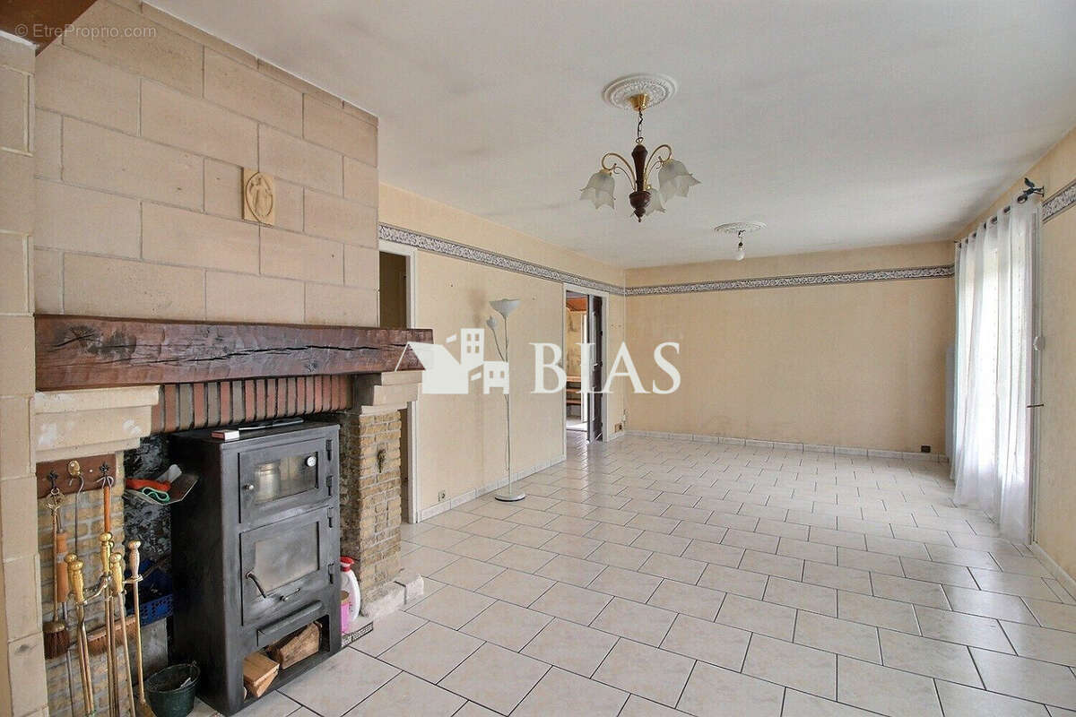 Maison à SAINT-PIERRE-DES-FLEURS