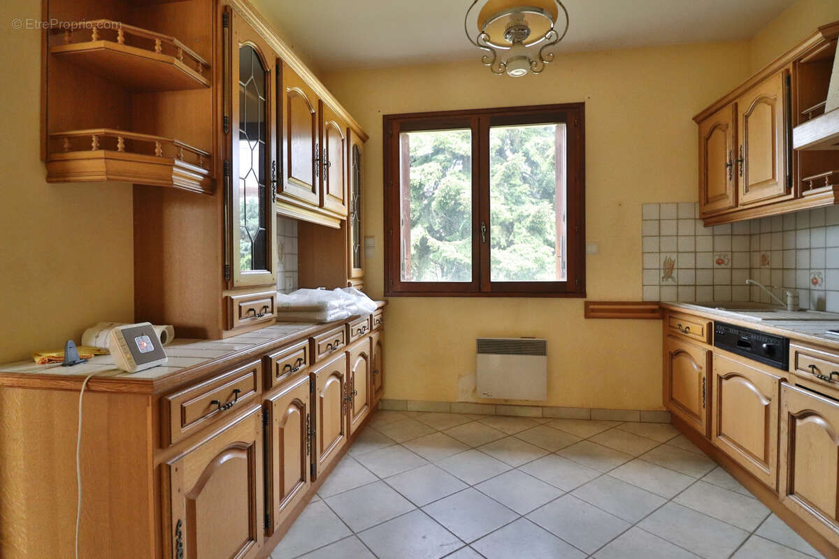 Maison à LA TOUR-DE-SALVAGNY