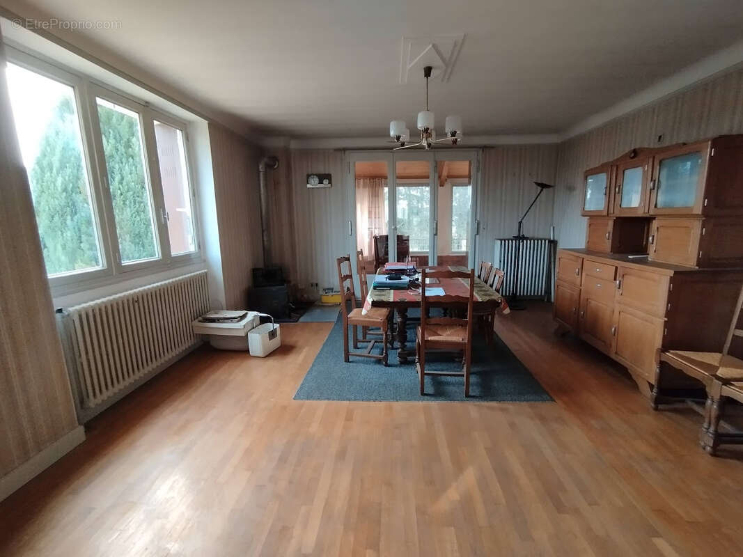 Maison à IS-EN-BASSIGNY