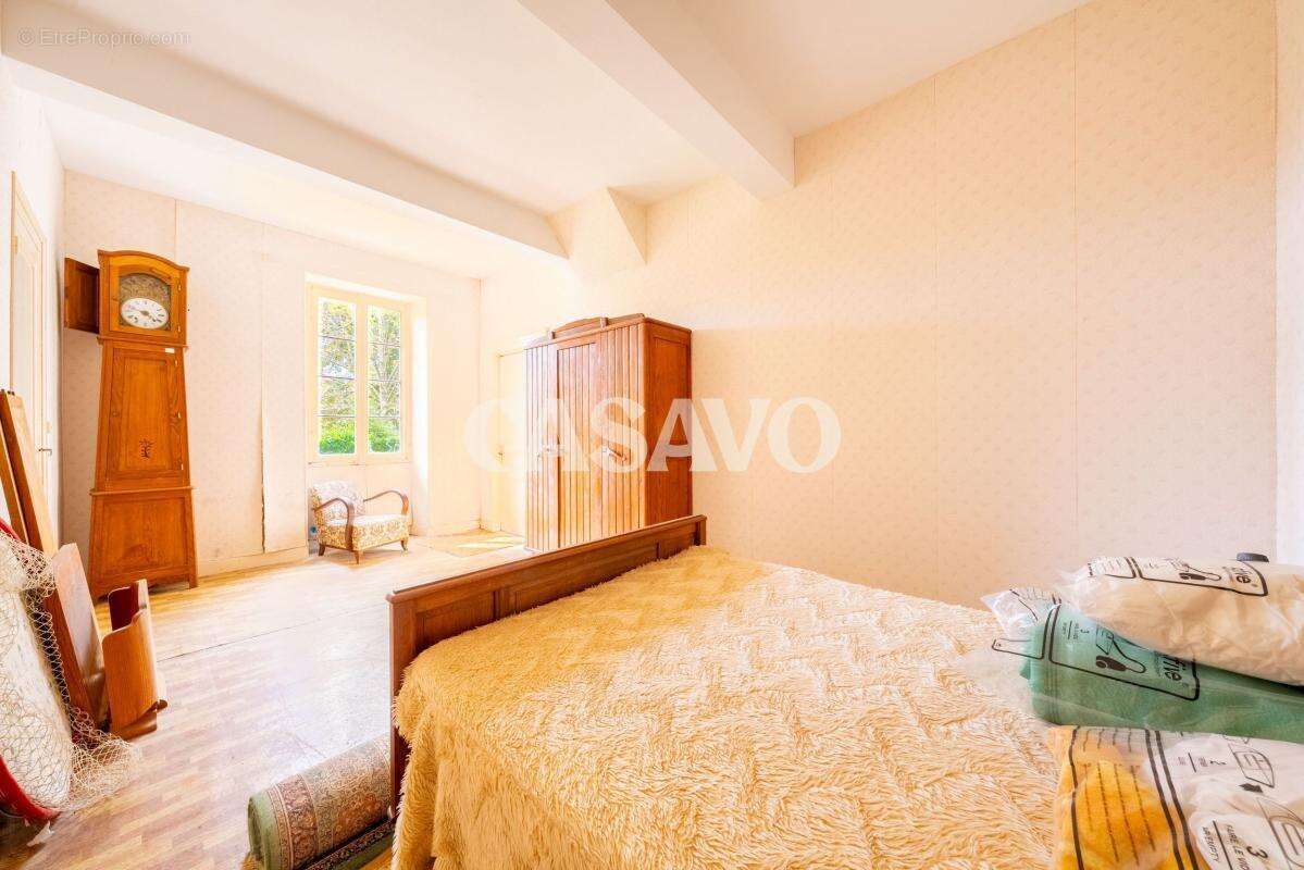 Maison à JAU-DIGNAC-ET-LOIRAC