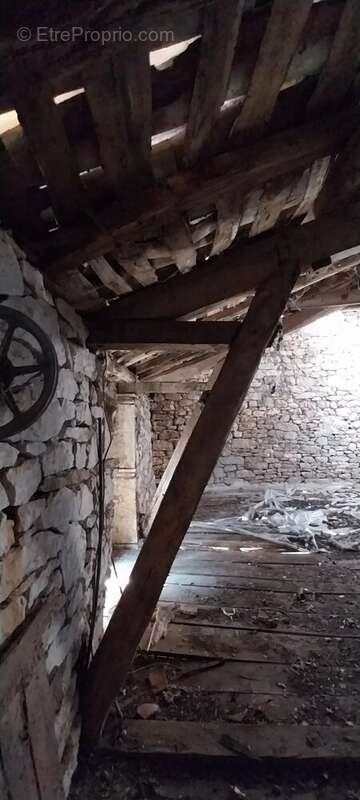Bâtisse en pierre à rénover - photo 7