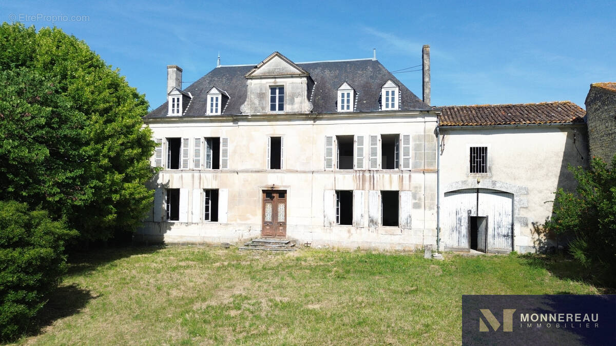 Maison à SAINT-MARTIAL-SUR-NE