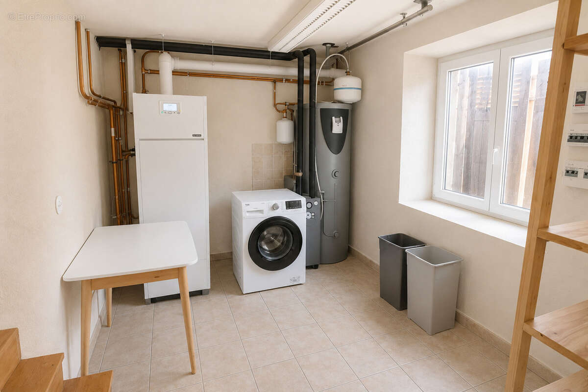Secteur Sonnaz ancienne ferme rénovée d'environ 242 m2 avec un T2 indépendant - photo 18