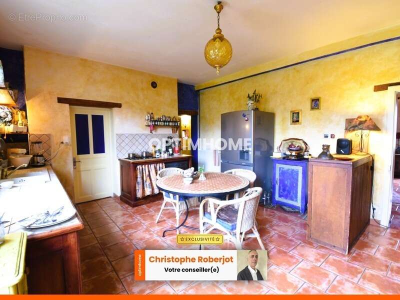 Maison à LONGEPIERRE