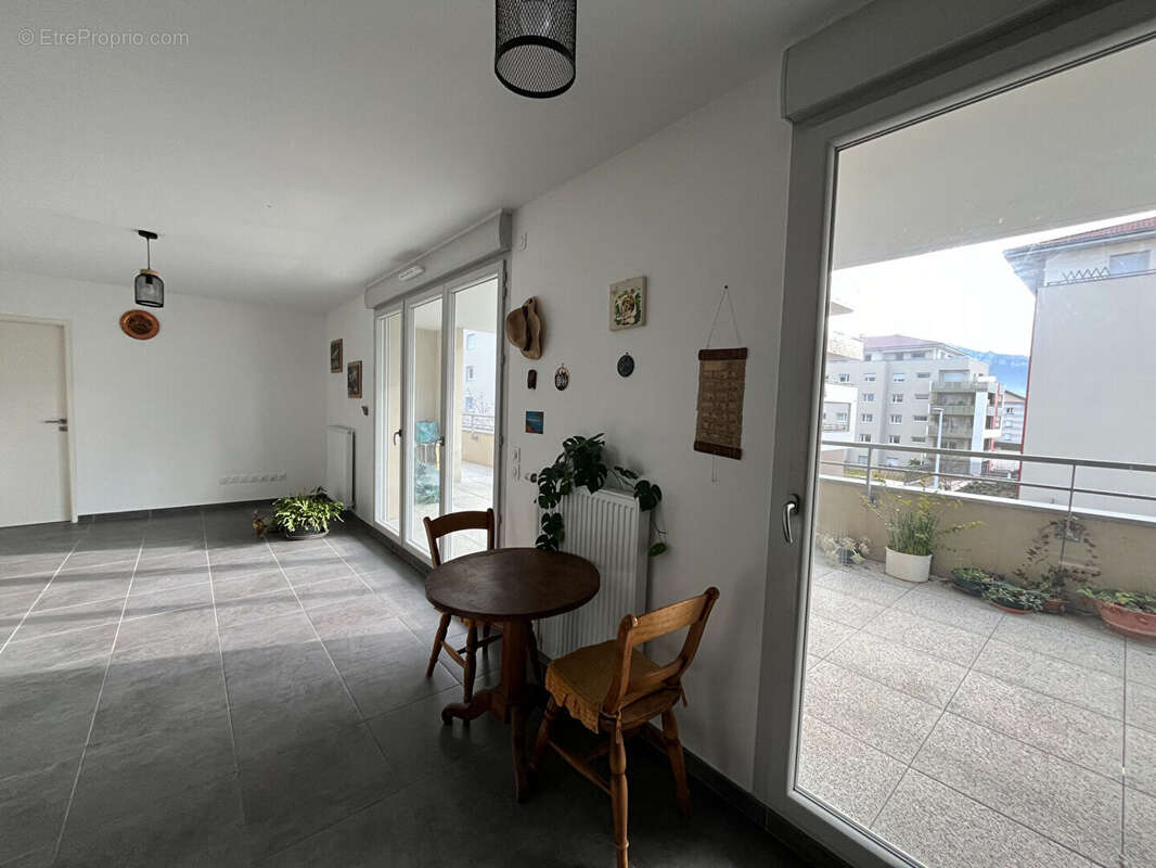 Appartement à MOIRANS