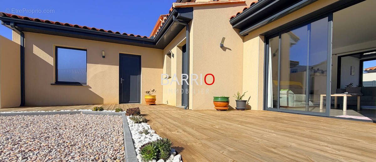 Maison à VILLELONGUE-DELS-MONTS