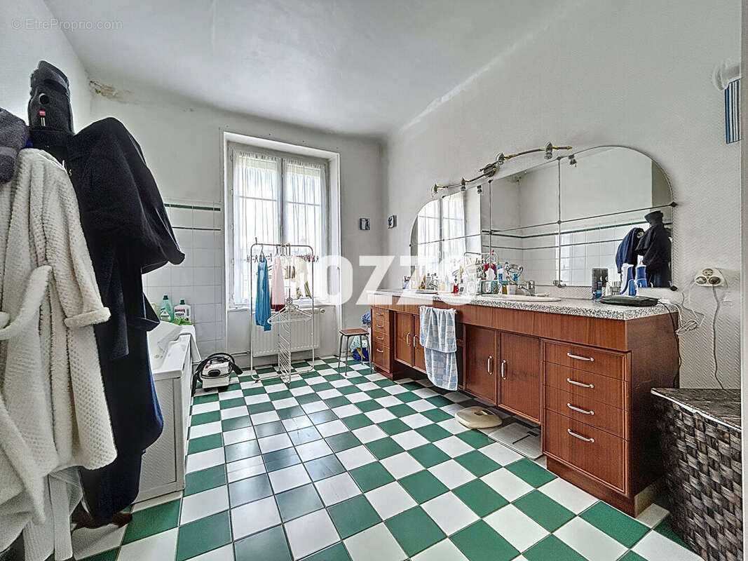 Maison à SAINT-SEVER-CALVADOS