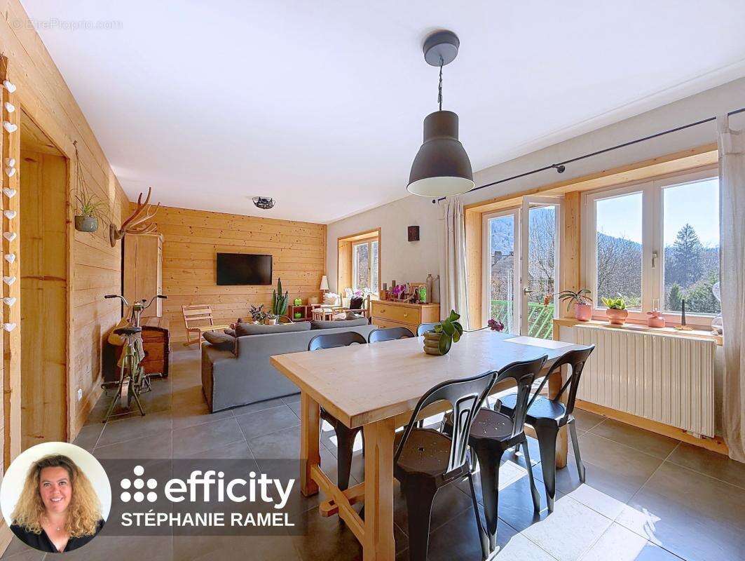 Appartement à MARIGNIER