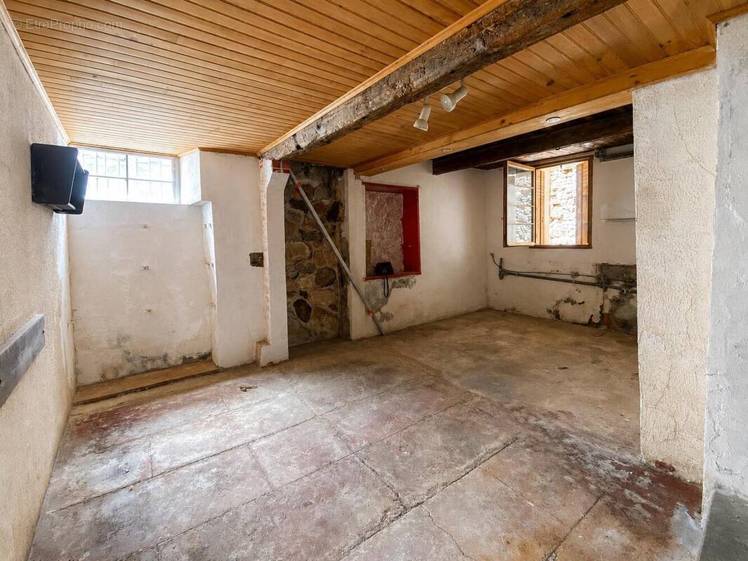 Maison à CRUZY