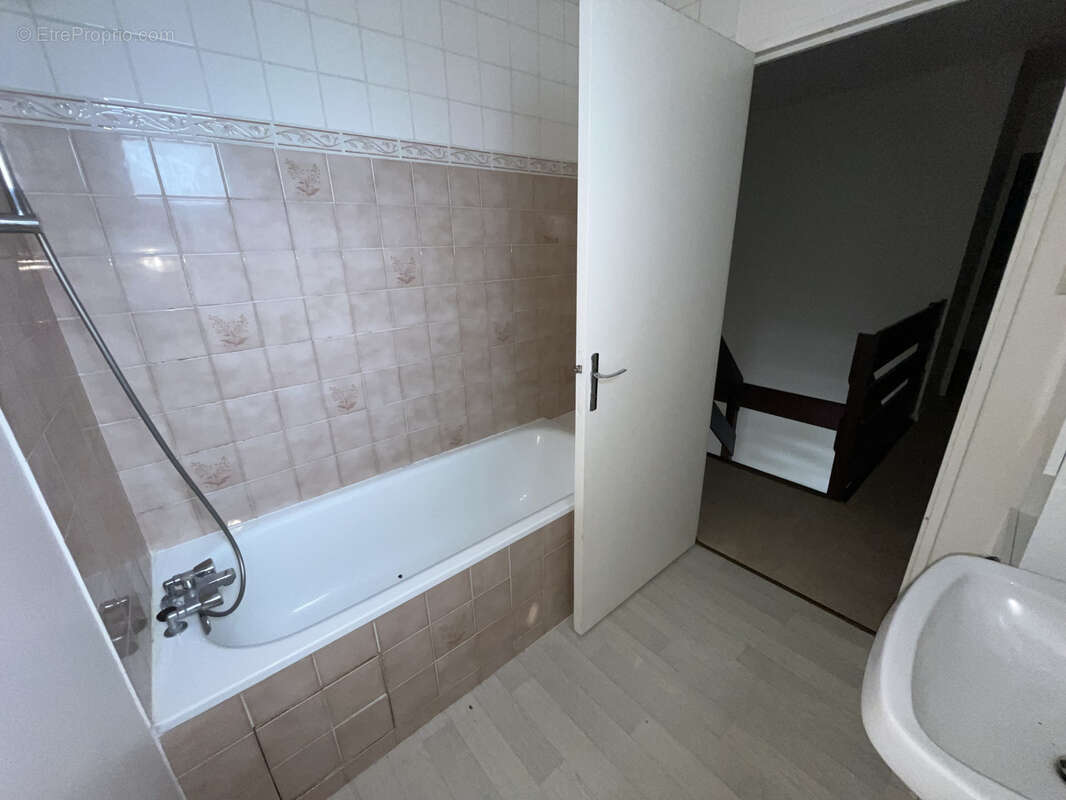 Opportunite ! dans un quartier prise de pamiers - maison t4 avec garage et jardin a vendre - photo 8