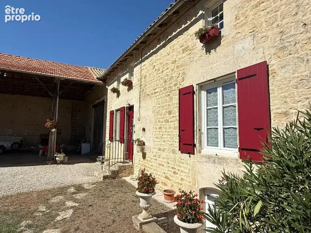 Maison En Pierre Rénovée Avec 4 Chambres - photo 20
