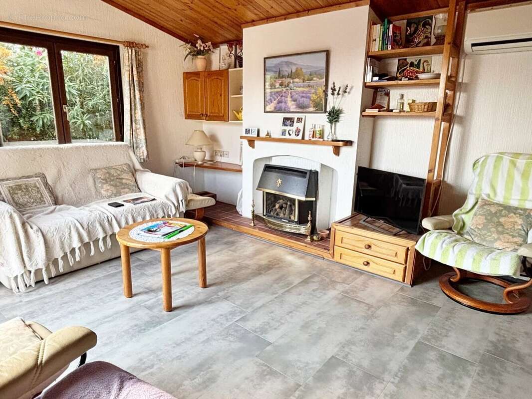 Maison à ROQUEBRUNE-SUR-ARGENS