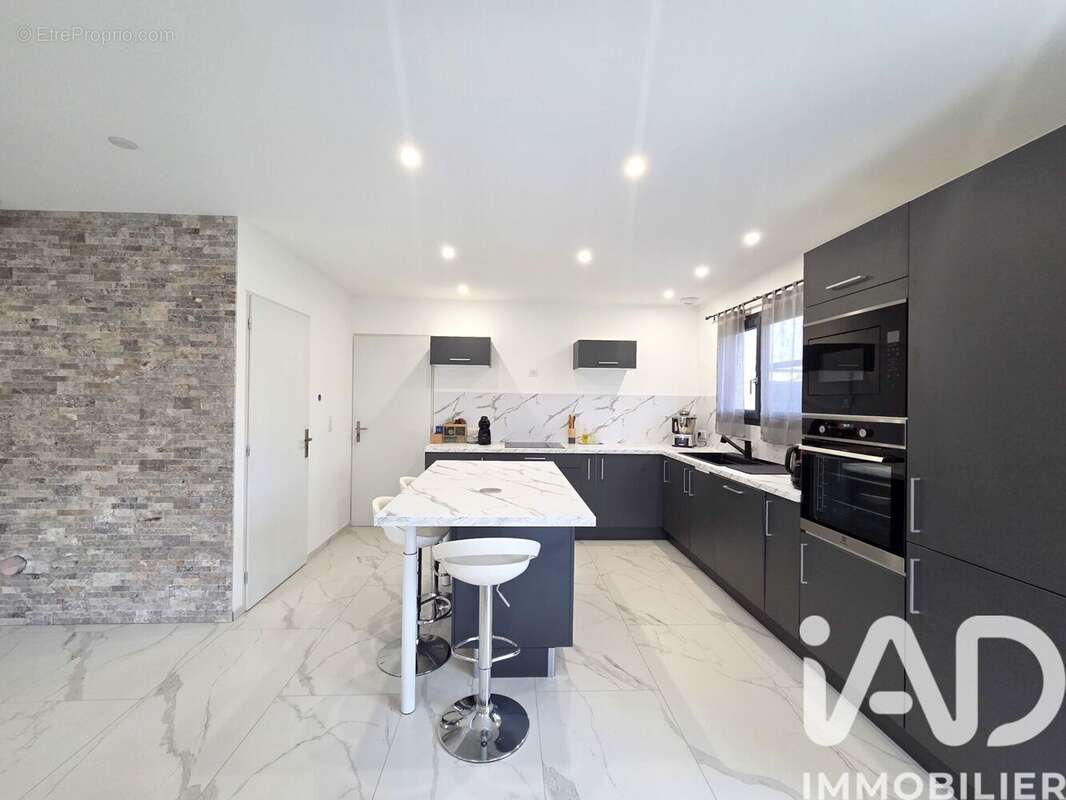 Photo 4 - Maison à SAINT-SIMEON-DE-BRESSIEUX