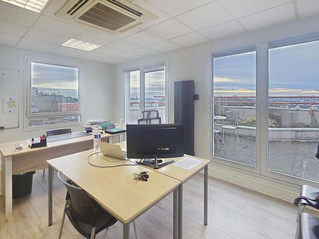 Photo 2 - Commerce à DIJON