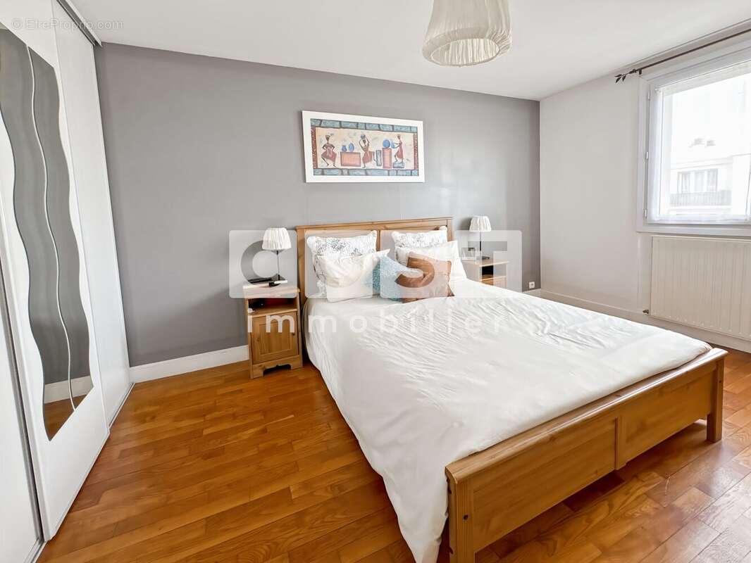 Appartement à COURBEVOIE