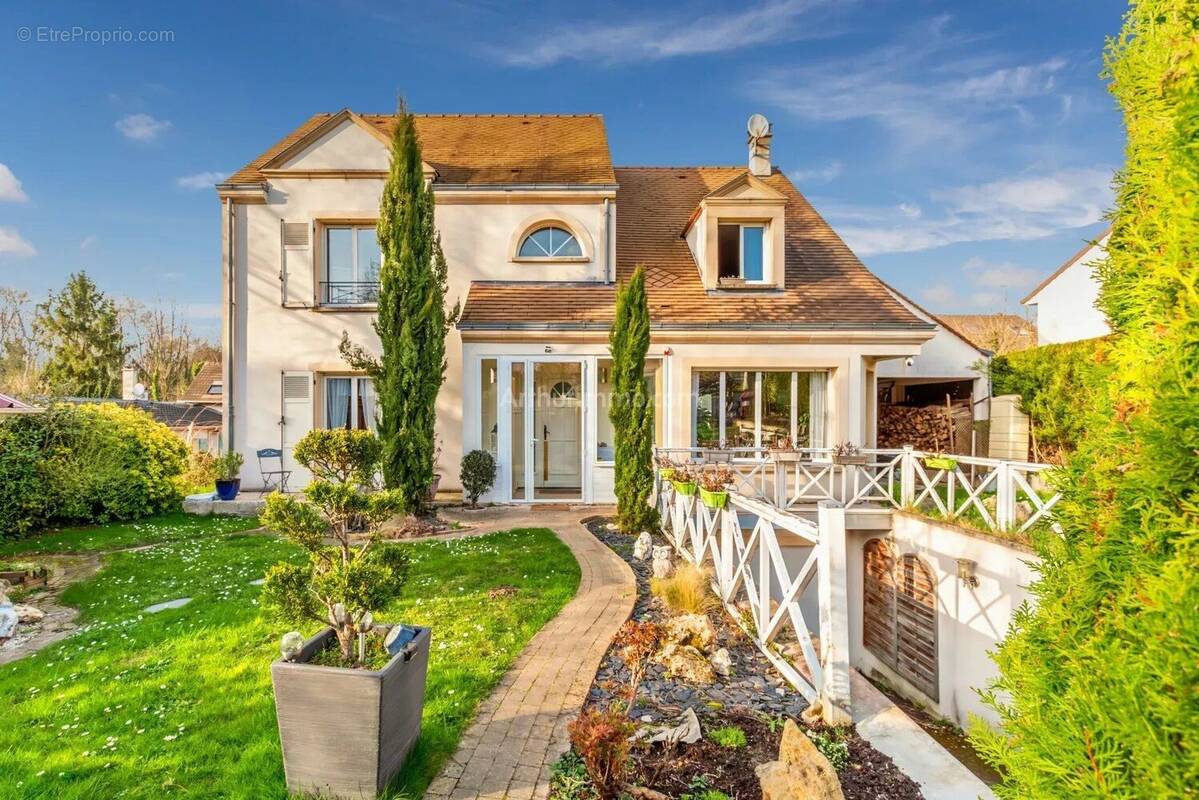 Maison à THORIGNY-SUR-MARNE