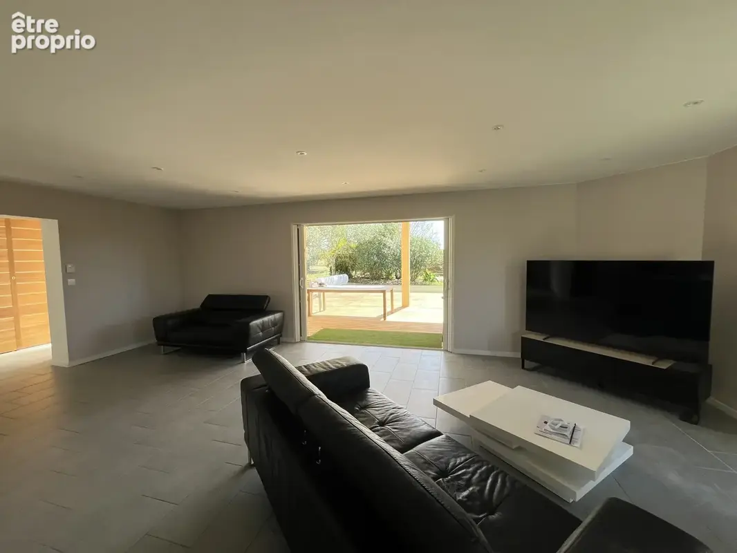 Maison contemporaine de 2011 de 169 M2 avec piscine sur 2707 M2 - photo 6