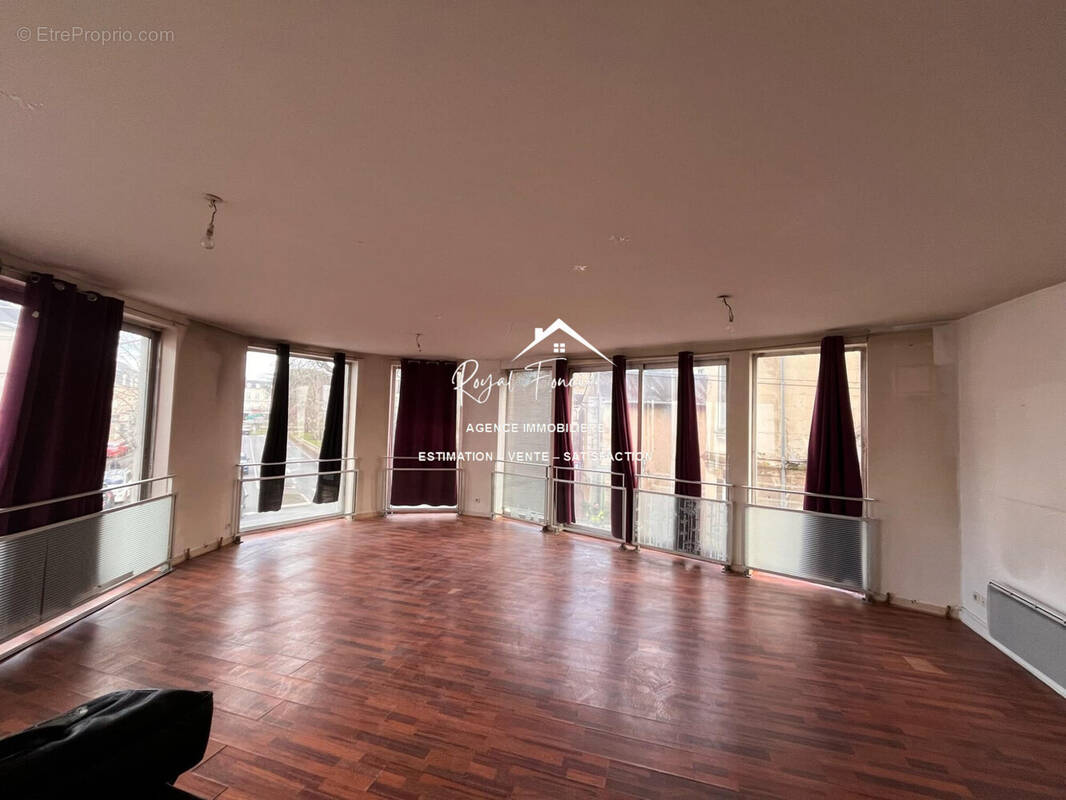 Appart avec 2 chambres (10,19m2 et 9,55m2) - Appartement à CHATELLERAULT