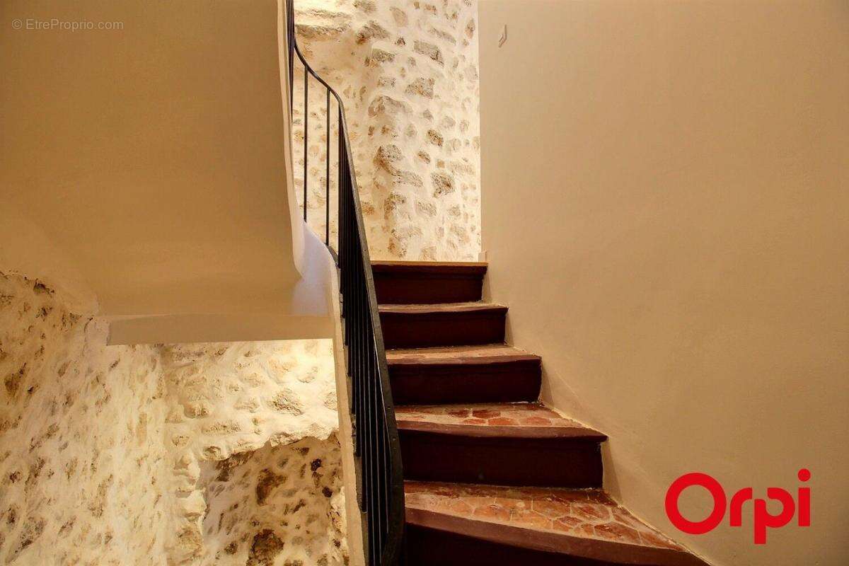 Appartement à AURIOL