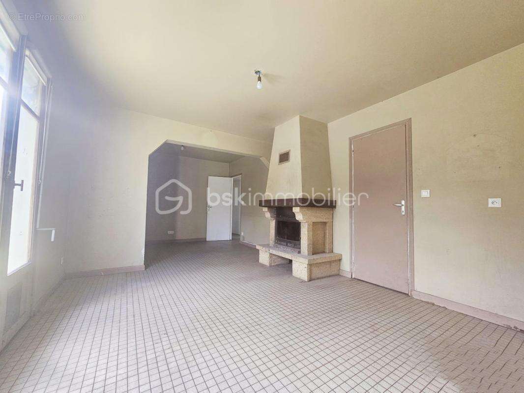 Maison à VANNES-SUR-COSSON