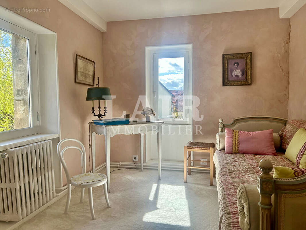 Propriété en plein coeur d'Écouché-les-Vallées - réf : T15078 - photo 12