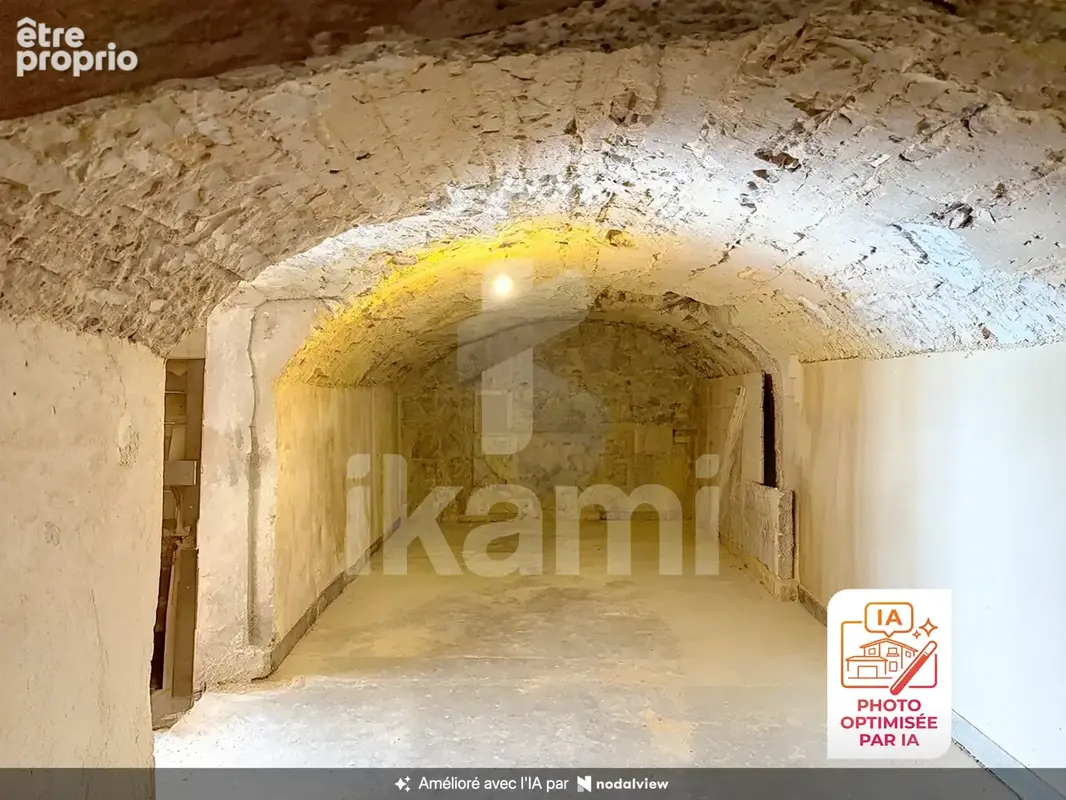 Cœur de village   maison de charme avec terrasse, cour et cave voûtée - 2 parkings - photo 16