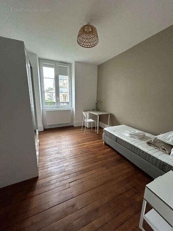 Maison à SAINT-JEAN-DE-BRAYE