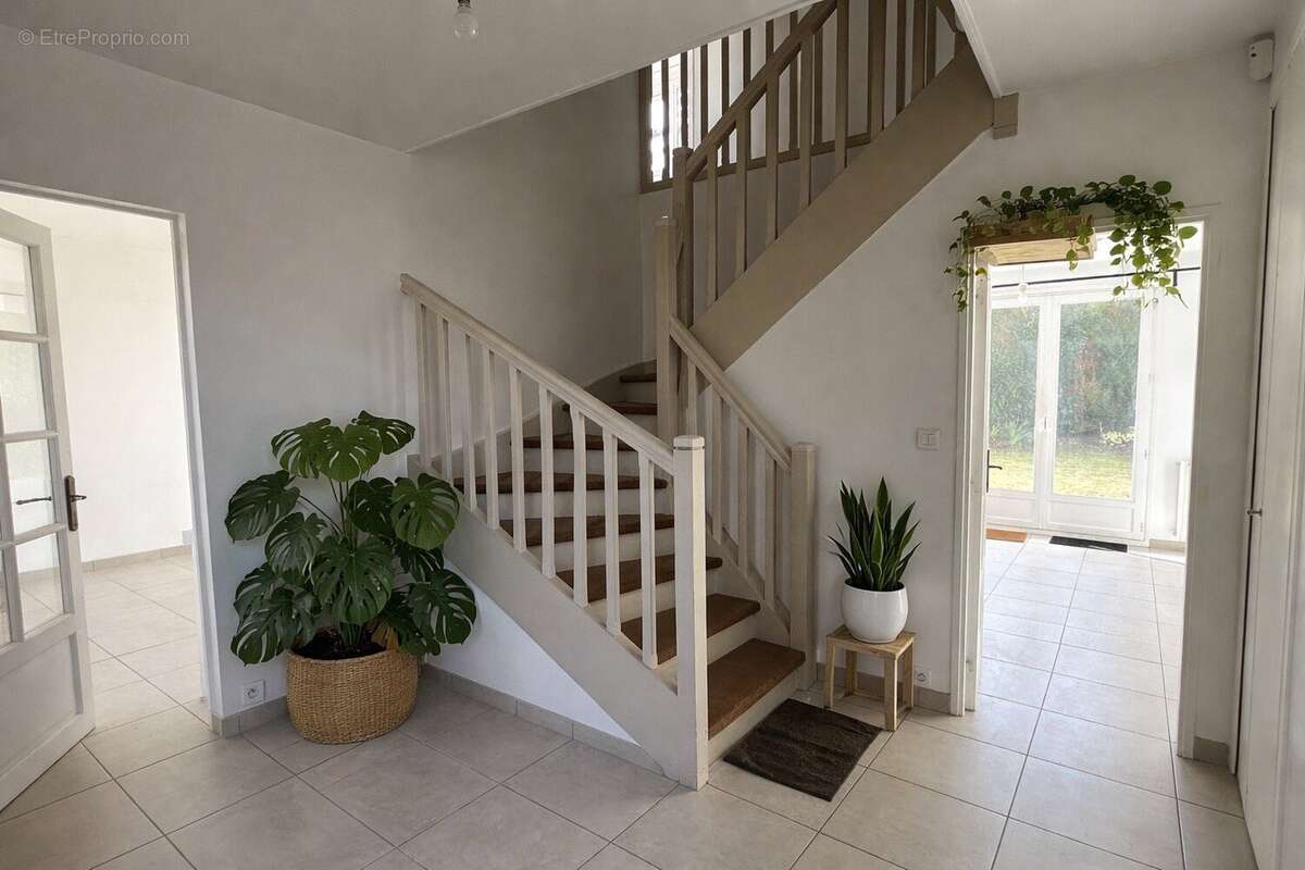 Maison à LES LOGES-EN-JOSAS