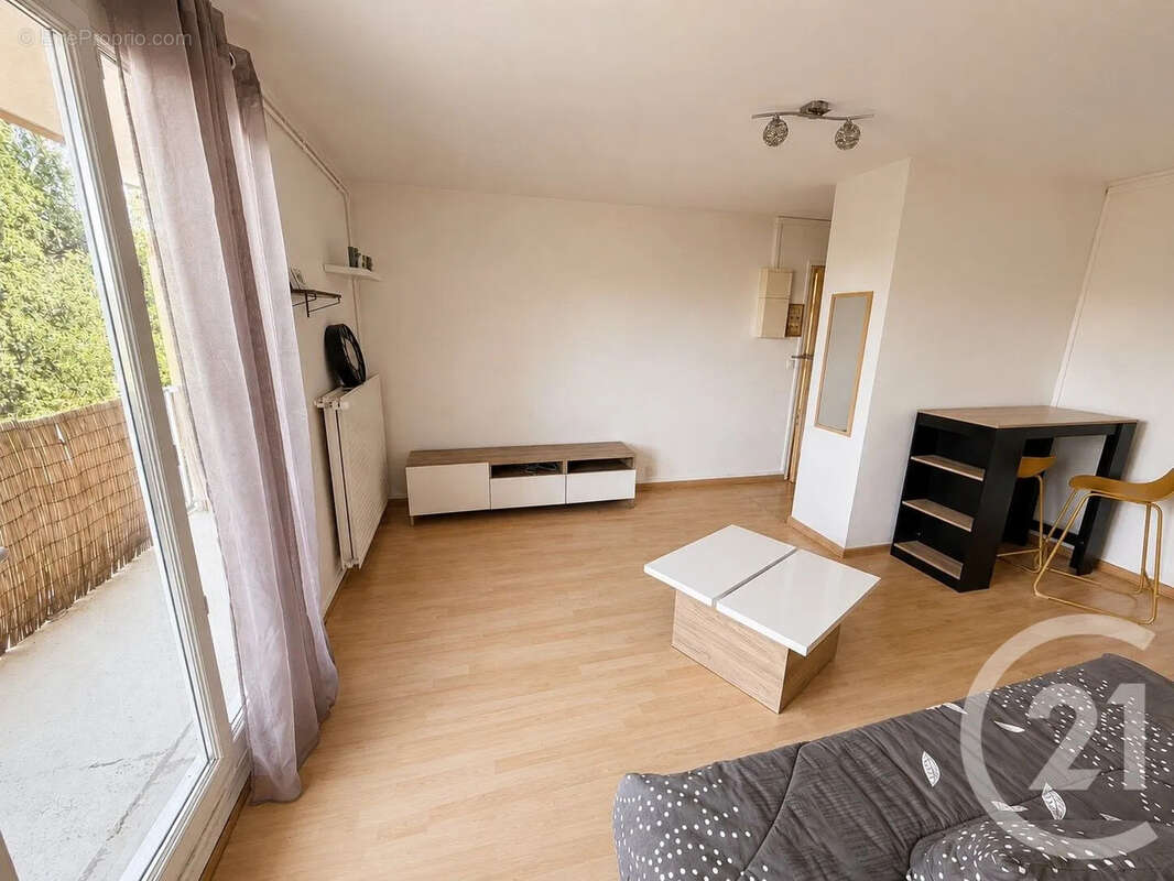 Appartement à LE PLESSIS-BELLEVILLE