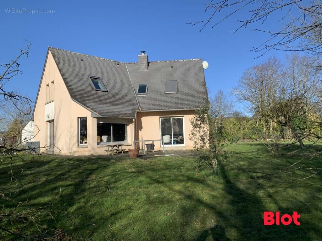 Maison à VEZIN-LE-COQUET