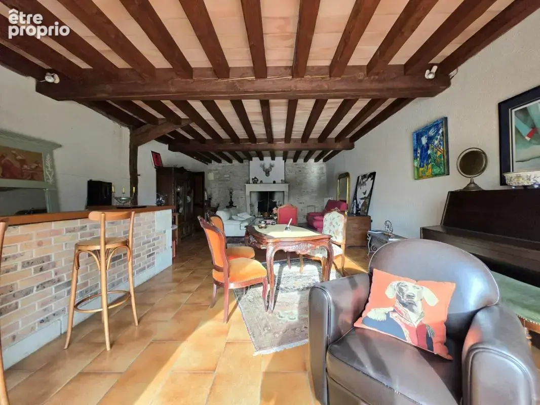 Maison en pierre de caractère à Lamothe-Landerron 214 m², piscine et fort potentiel professionnel - photo 16