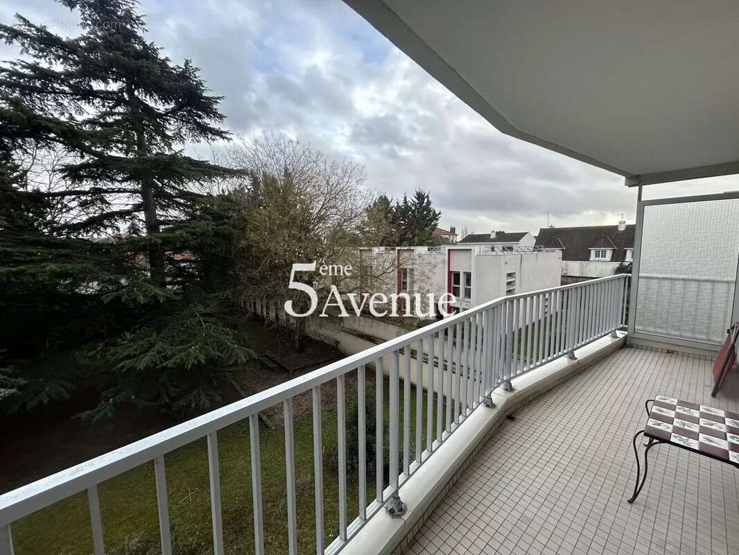 Appartement à SAINT-MAUR-DES-FOSSES