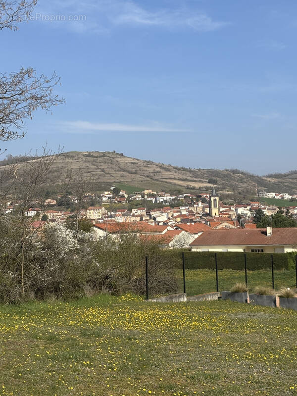 Maison à LES MARTRES-DE-VEYRE