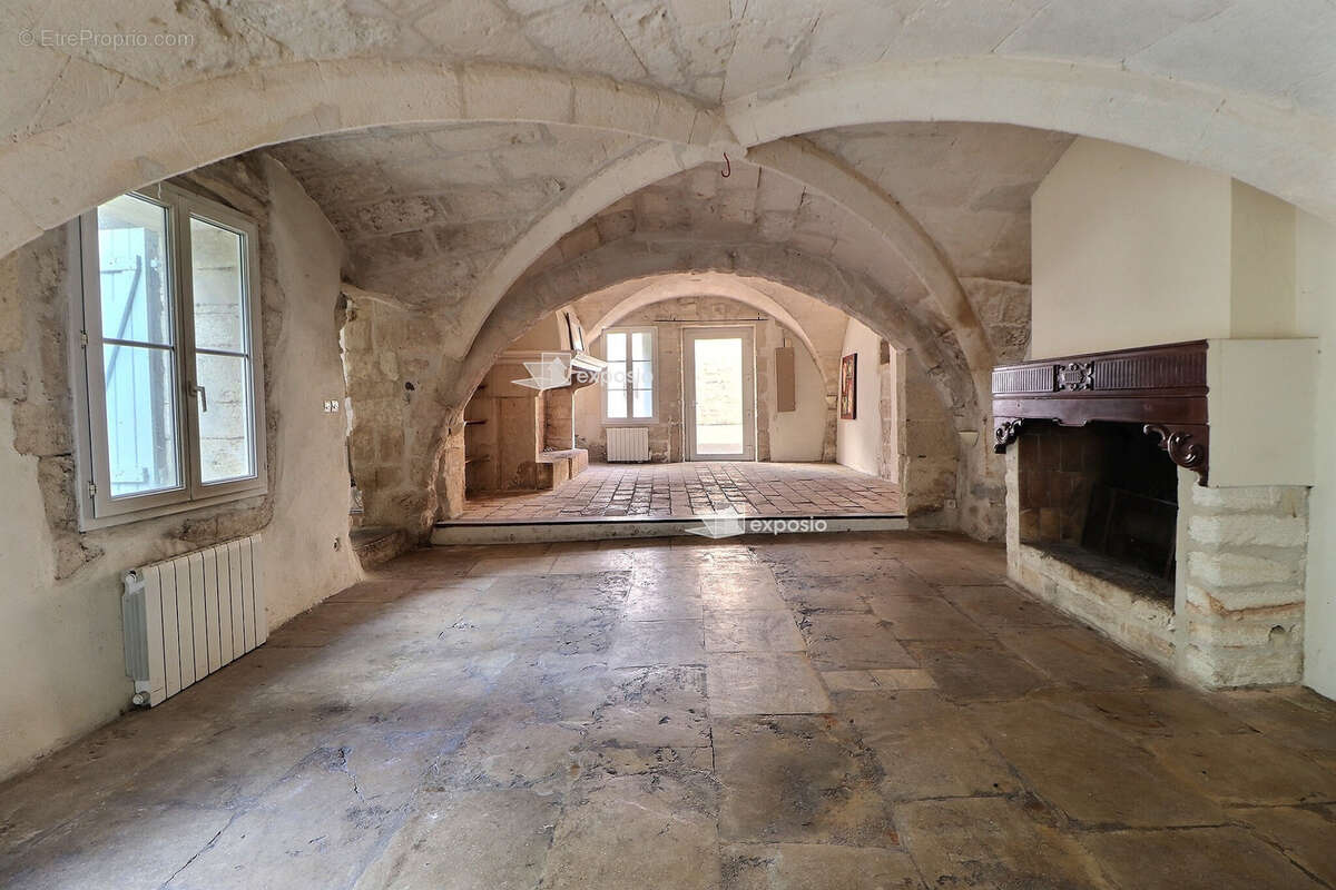 Maison à SAINT-BRES