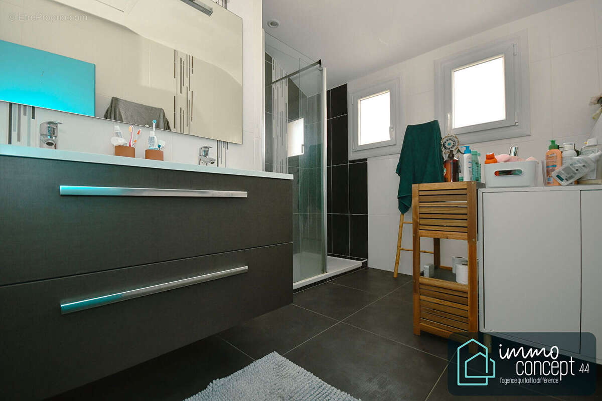 Maison à SAINT-LEGER-LES-VIGNES