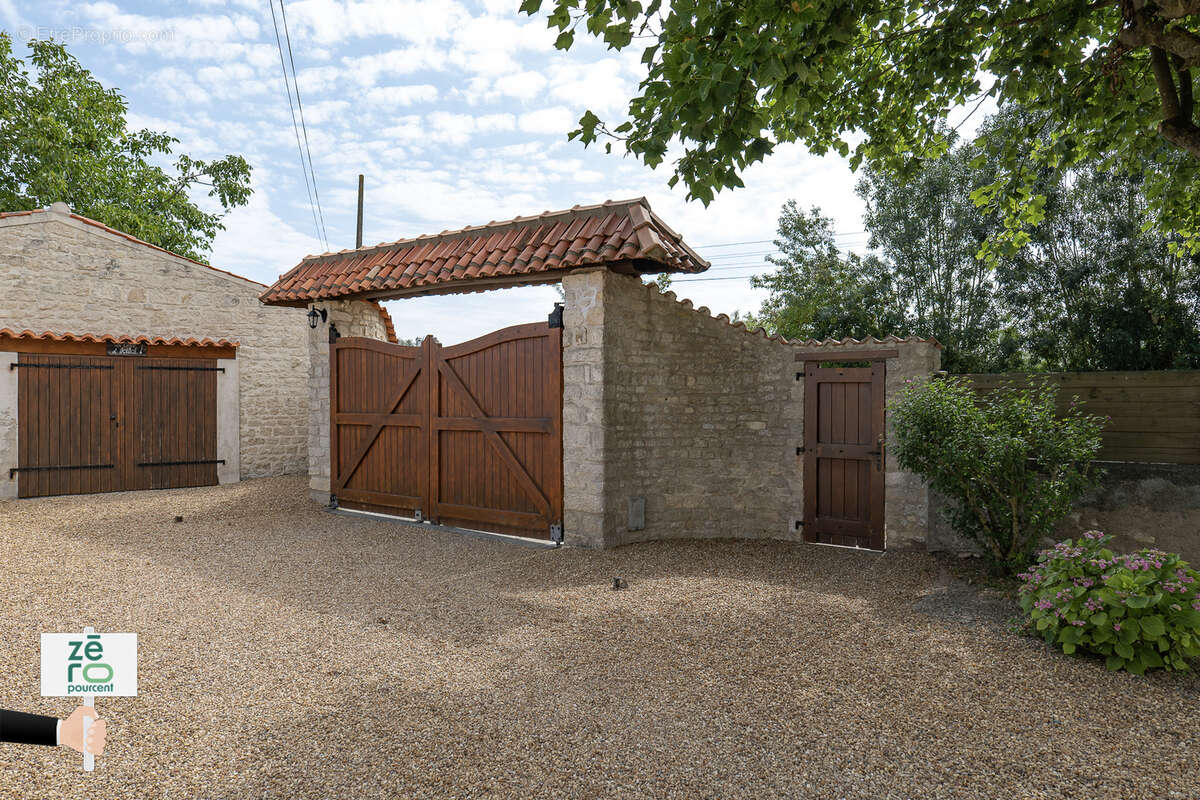 Maison à NALLIERS