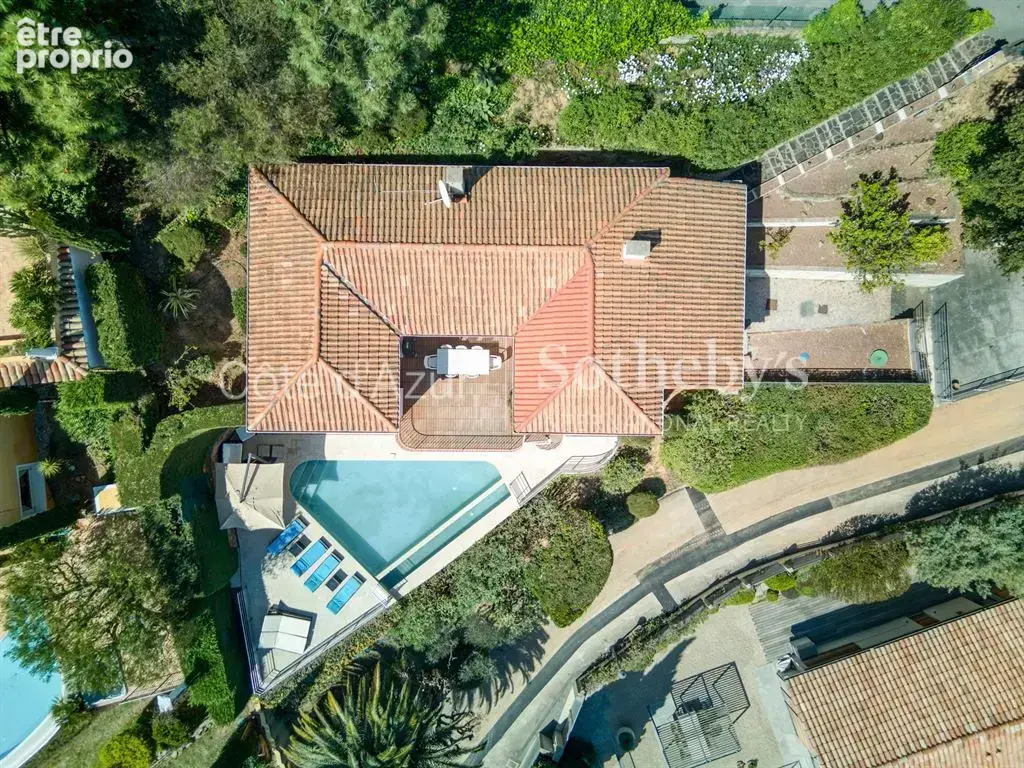 À vendre – Villa de charme avec vue mer et massif de l’Estérel, dans domaine sécurisé au Trayas - photo 2