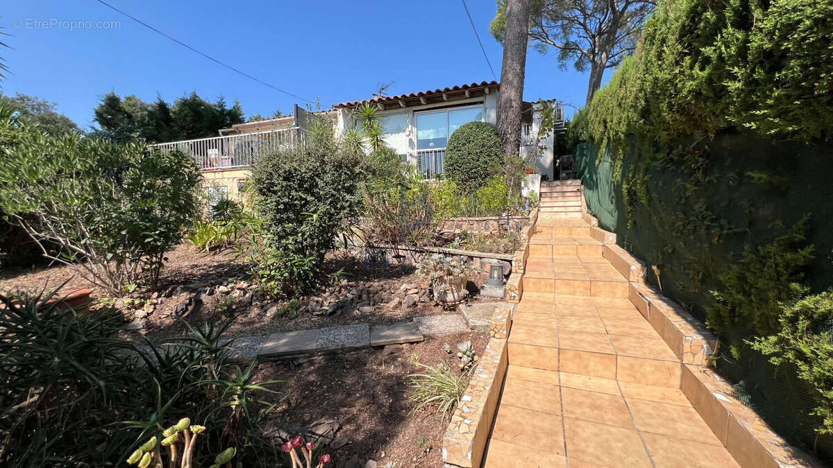 Maison à FREJUS