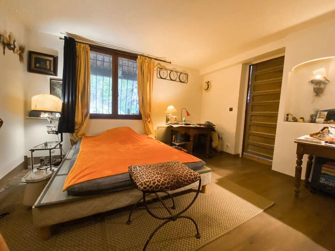 Maison à MANDELIEU-LA-NAPOULE