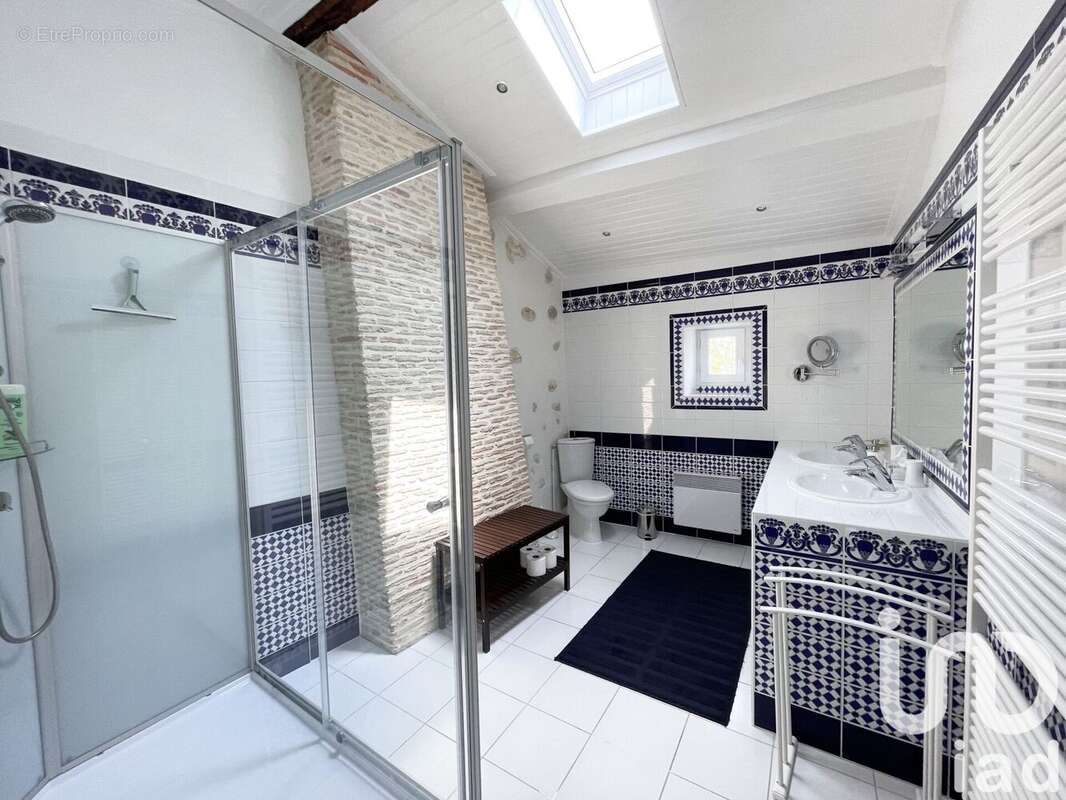 Maison 540 m² à Lesparre-Medoc  - photo 7