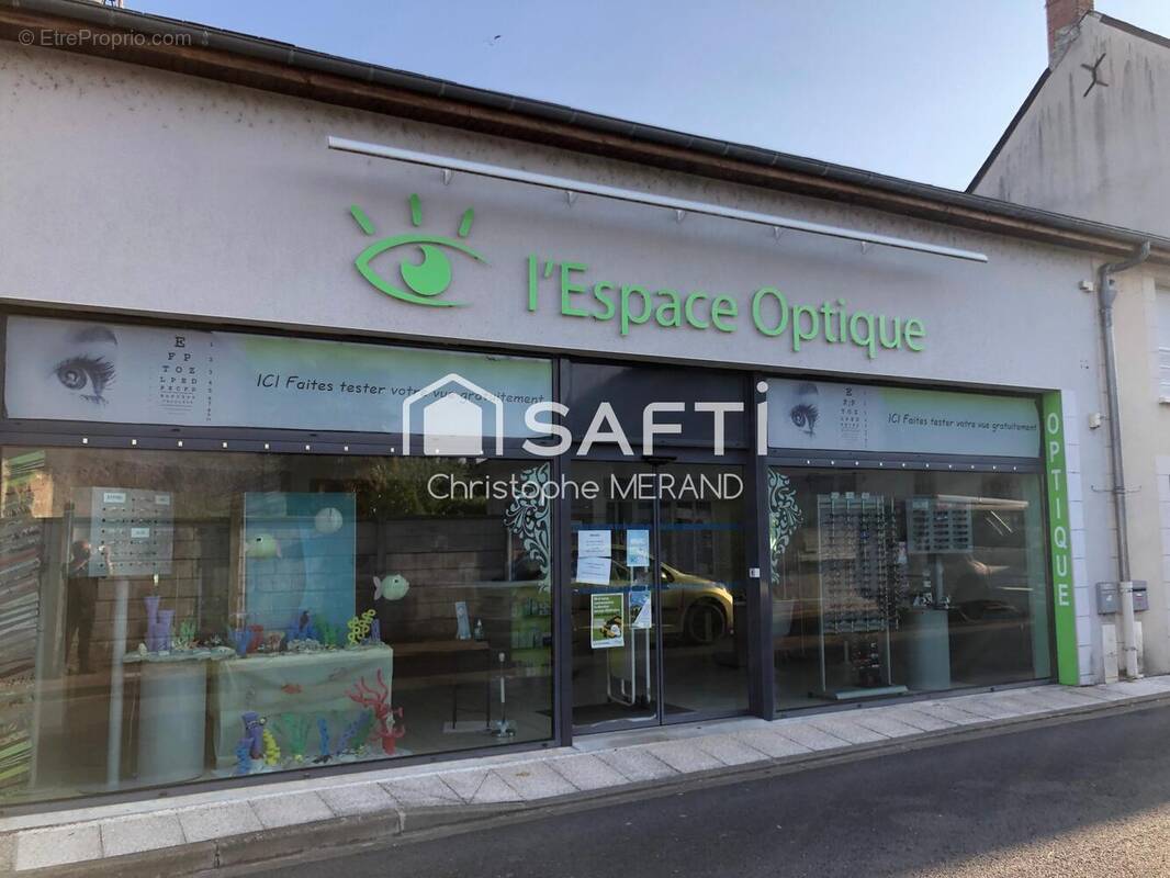 Photo 1 - Commerce à DANGE-SAINT-ROMAIN