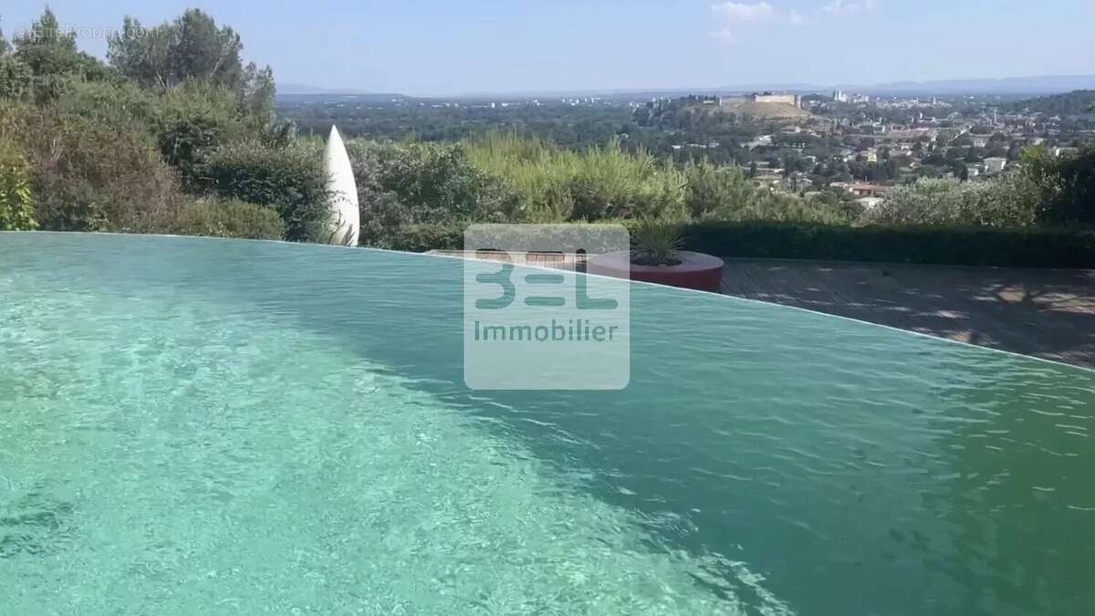 Maison à VILLENEUVE-LES-AVIGNON