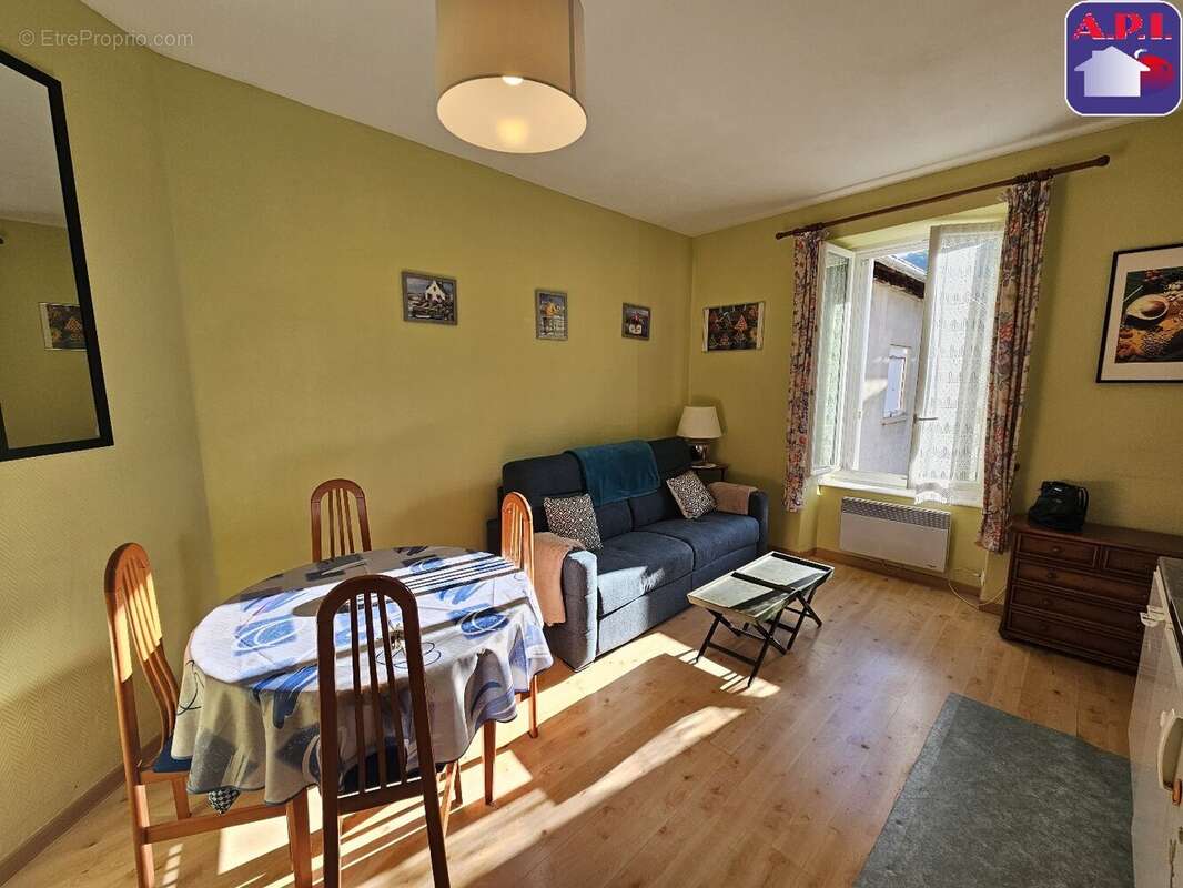 Appartement à AX-LES-THERMES