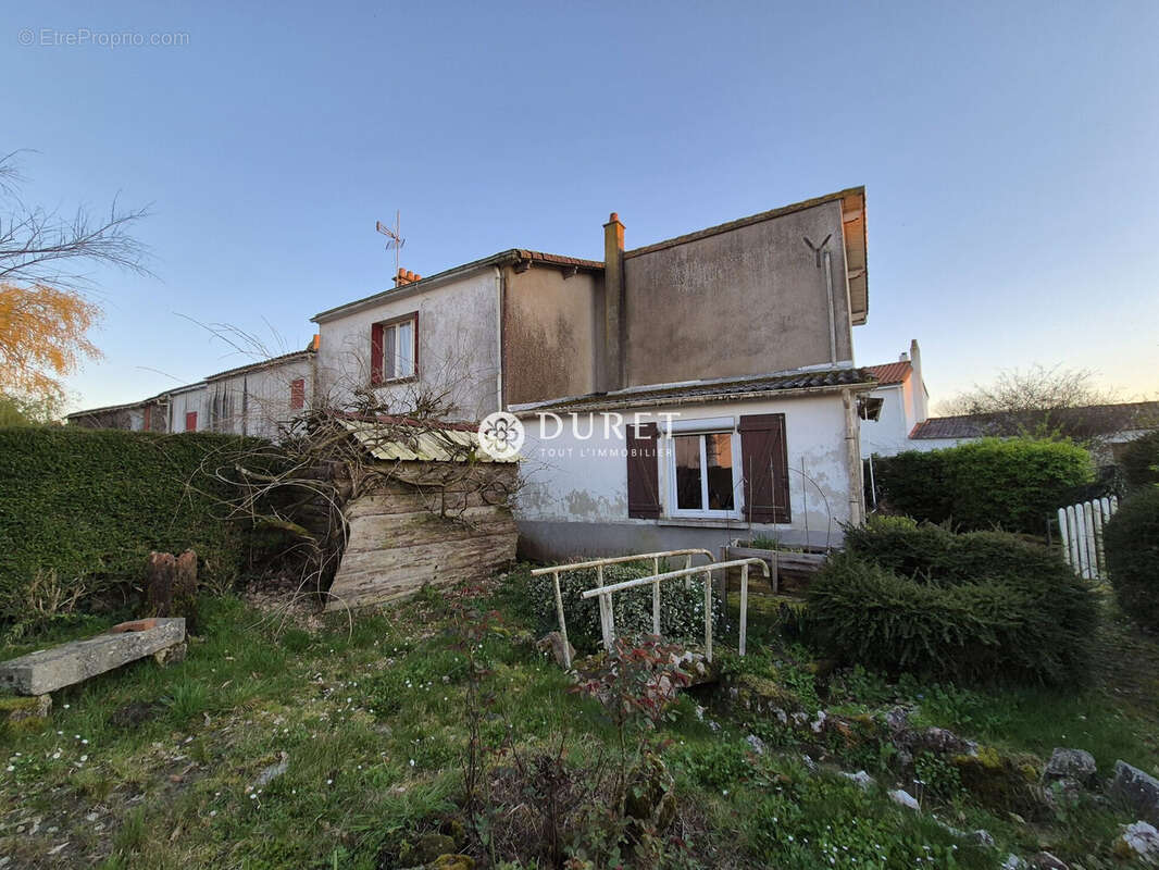 Maison à LES BROUZILS
