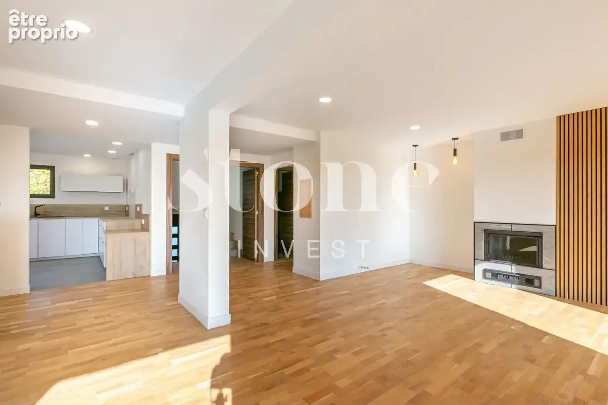 T6 duplex de 217 m² rénové avec garage et jardin privatif de 400 m² . - photo 2