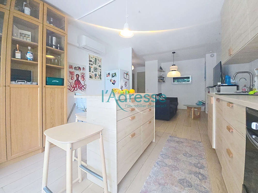 Appartement  2 pièce 38m² +  RDJ 70m² et parking - photo 3