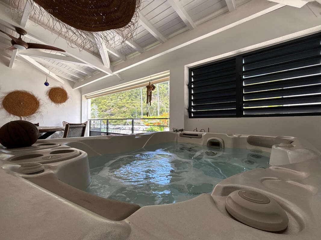Duplex vue marina avec jacuzzi — Anse Marcel - photo 3
