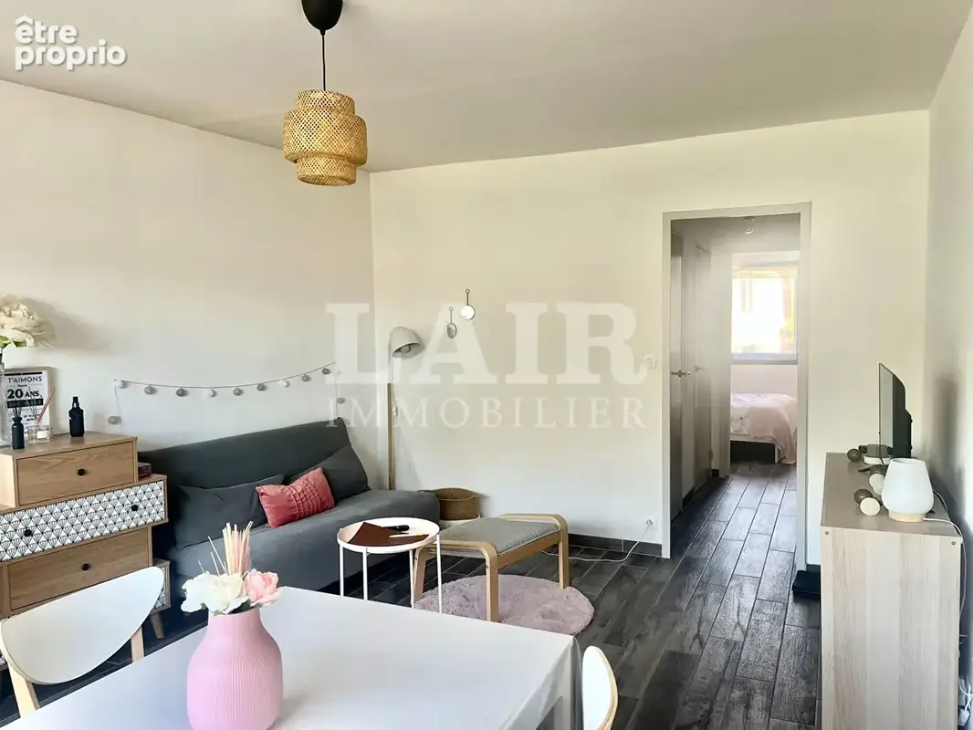 Appartement T2 avec balcon, cave et parking privatif - Ref 15733 - photo 3