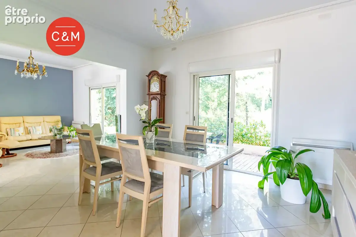 PONT-SAINT-MARTIN - Plain-pied 5 pièces 116 m² - photo 3